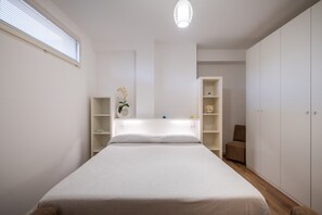 2 makuuhuonetta, silitysrauta/-lauta, ilmainen Wi-Fi, vuodevaatteet