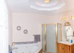 Hårføner, håndklær, såpe og sjampo