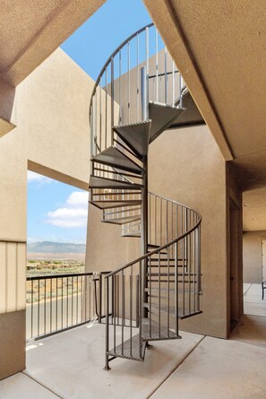 Interior - Desert Sunsets & Starry Skies at The Penthouse (Hurricane)