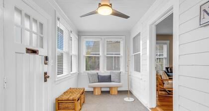 The ARLO - Walk to Brewery and Restaurants