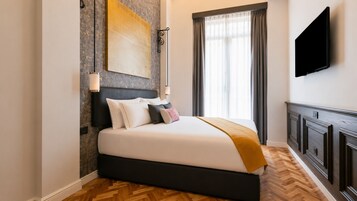 Superior Room, 1 Queen Bed, City View | Minibar, in-room safe, individually decorated, desk