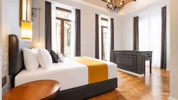 Chambre Présidentielle, 1 trÚs grand lit, baignoire, vue ville | Minibar, coffres-forts dans les chambres, décoration personnalisée