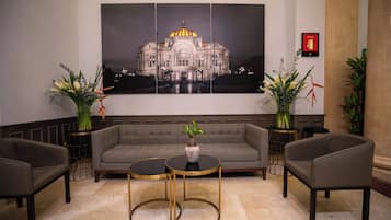 Sala de estar en el lobby