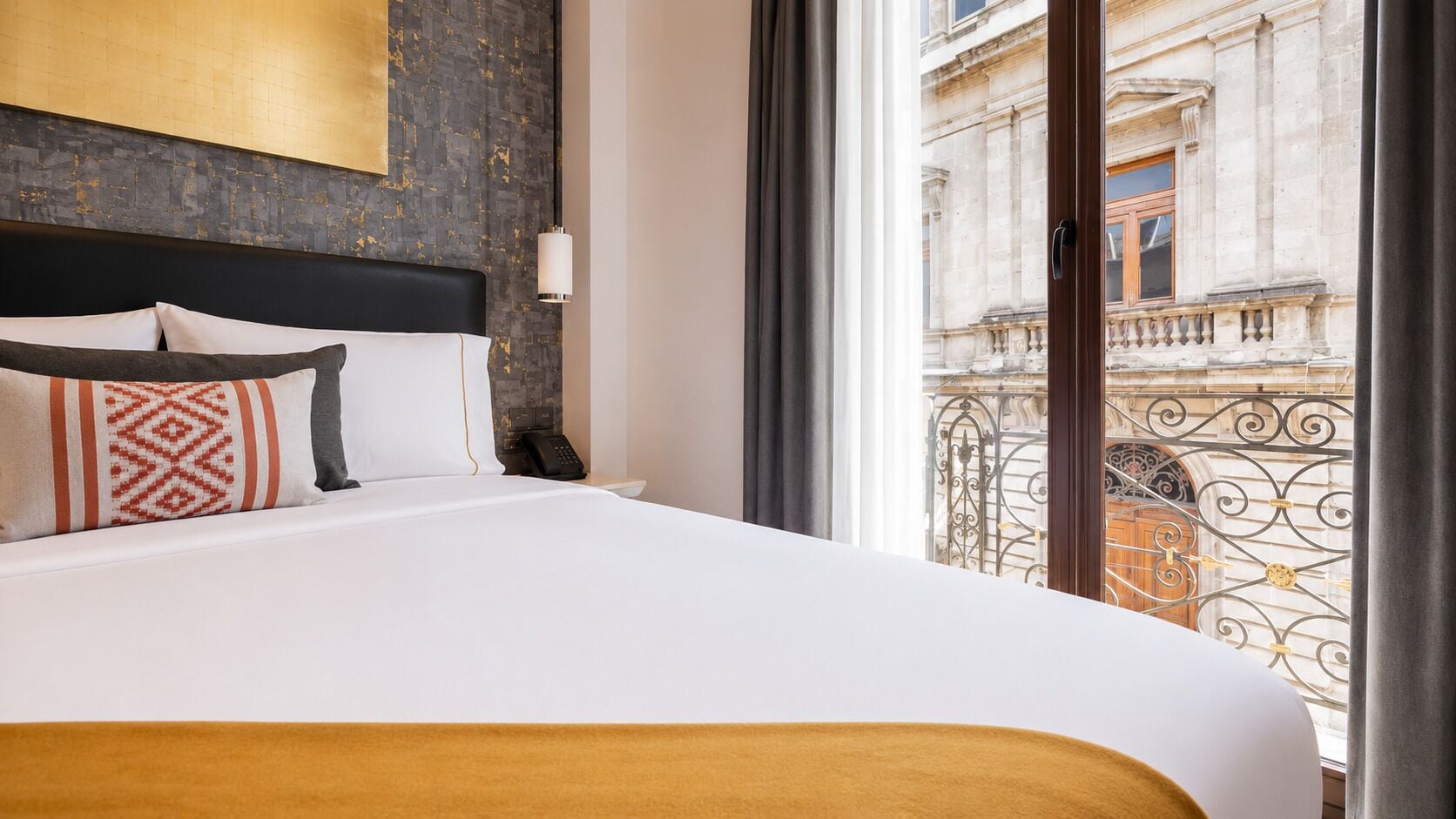 Superior Room, 1 Queen Bed, City View