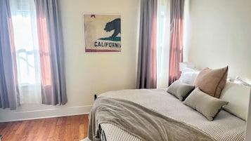 2 bedrooms, desk, iron/ironing board, free WiFi