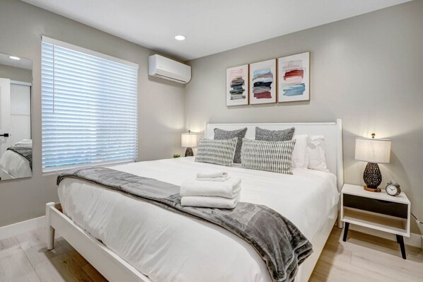 1 chambre, fer et planche à repasser, Wi-Fi gratuit, draps fournis