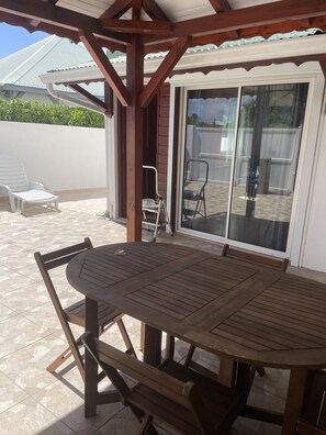 Outdoor dining - Appartement Balisier (Saint François)
