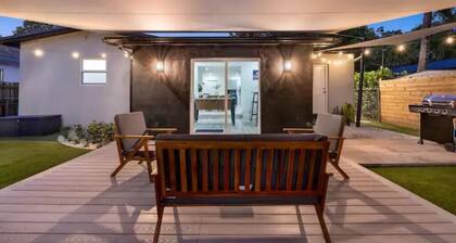 Modern villa in Design District !