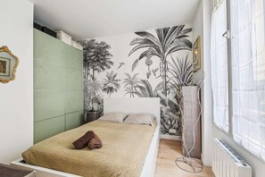 1 sovrum, skrivbord, strykjärn/strykbräda och internet