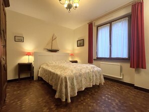 4 bedrooms, free WiFi - 102 - Beautiful Family Home in a Quiet Neighborhood (FREHEL)