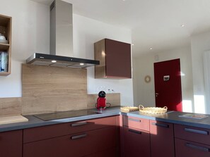 Fridge, microwave, oven, stovetop - 1100-House in the heart of the village of Planguenoual. (PLANGUENOUAL)