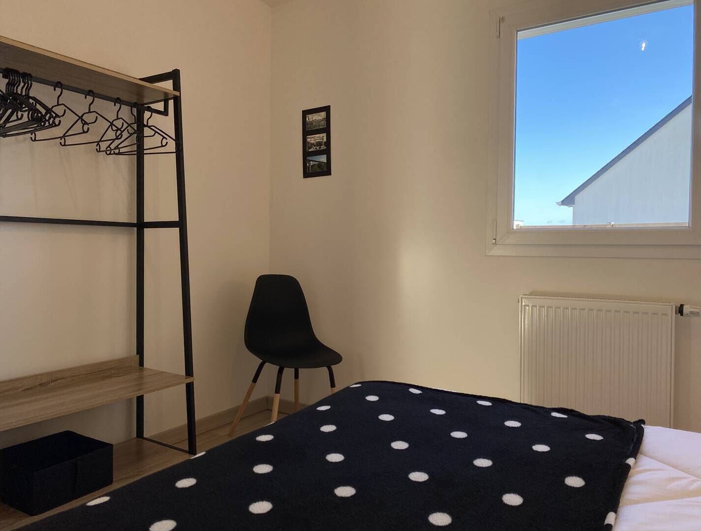 3 habitaciones, escritorio, tabla de planchar con plancha y wifi gratis 