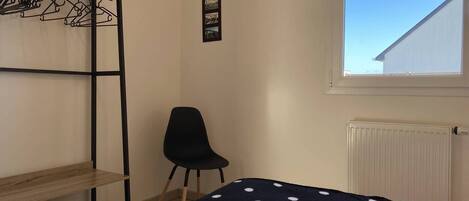 3 Schlafzimmer, Schreibtisch, Bügeleisen/Bügelbrett, kostenloses WLAN