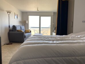 1 bedroom, free WiFi - Sea-view studio in Val-André | 4 guests | Ref 1000 (PLENEUF VAL ANDRE)