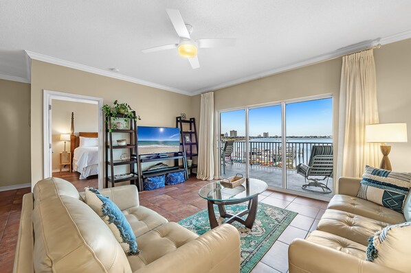 TV - Beautiful Sunset Views | South Harbour in Pensacola Beach | My Beach Getaways (Pensacola Beach)