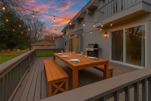 Outdoor dining
