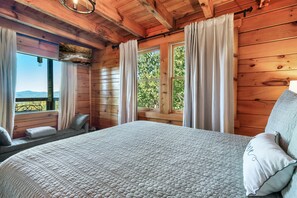 3 bedrooms, iron/ironing board, travel crib, free WiFi