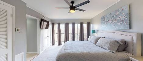 2 slaapkamers, een bureau, een strijkplank/strijkijzer, gratis wifi