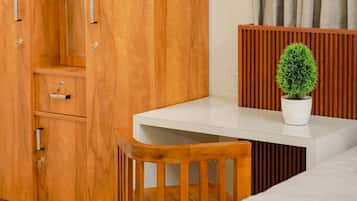 2 bedrooms, desk, iron/ironing board, free WiFi