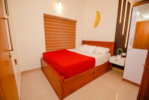 2 bedrooms, desk, iron/ironing board, free WiFi