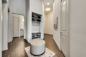 Interior - 25% OFF 3BD, Lakeview, HWY348 - Las Colinas - LC058-1 (Irving)