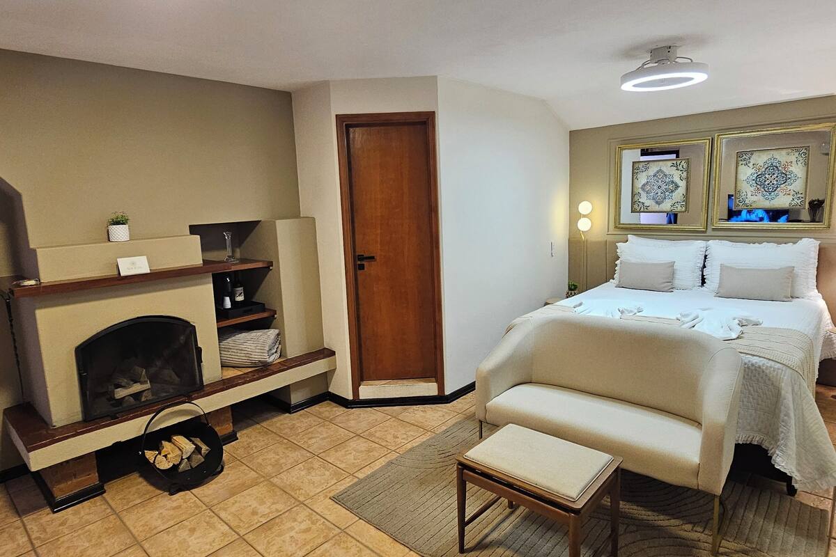 1 bedroom, minibar, desk, laptop workspace