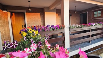 Kamar Senior | 1 kamar tidur, minibar, meja kerja, dan ruang kerja ramah laptop