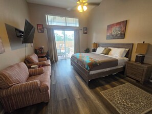5 bedrooms, iron/ironing board, free WiFi, bed sheets