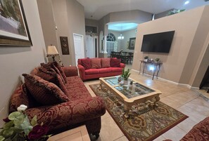 Smart TV, fireplace