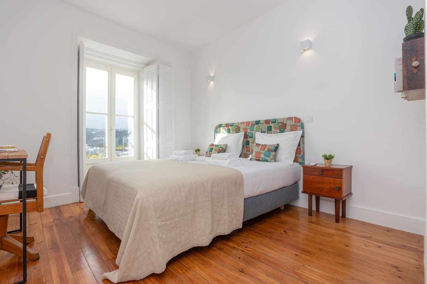 2 bedrooms, desk, iron/ironing board, WiFi (free)