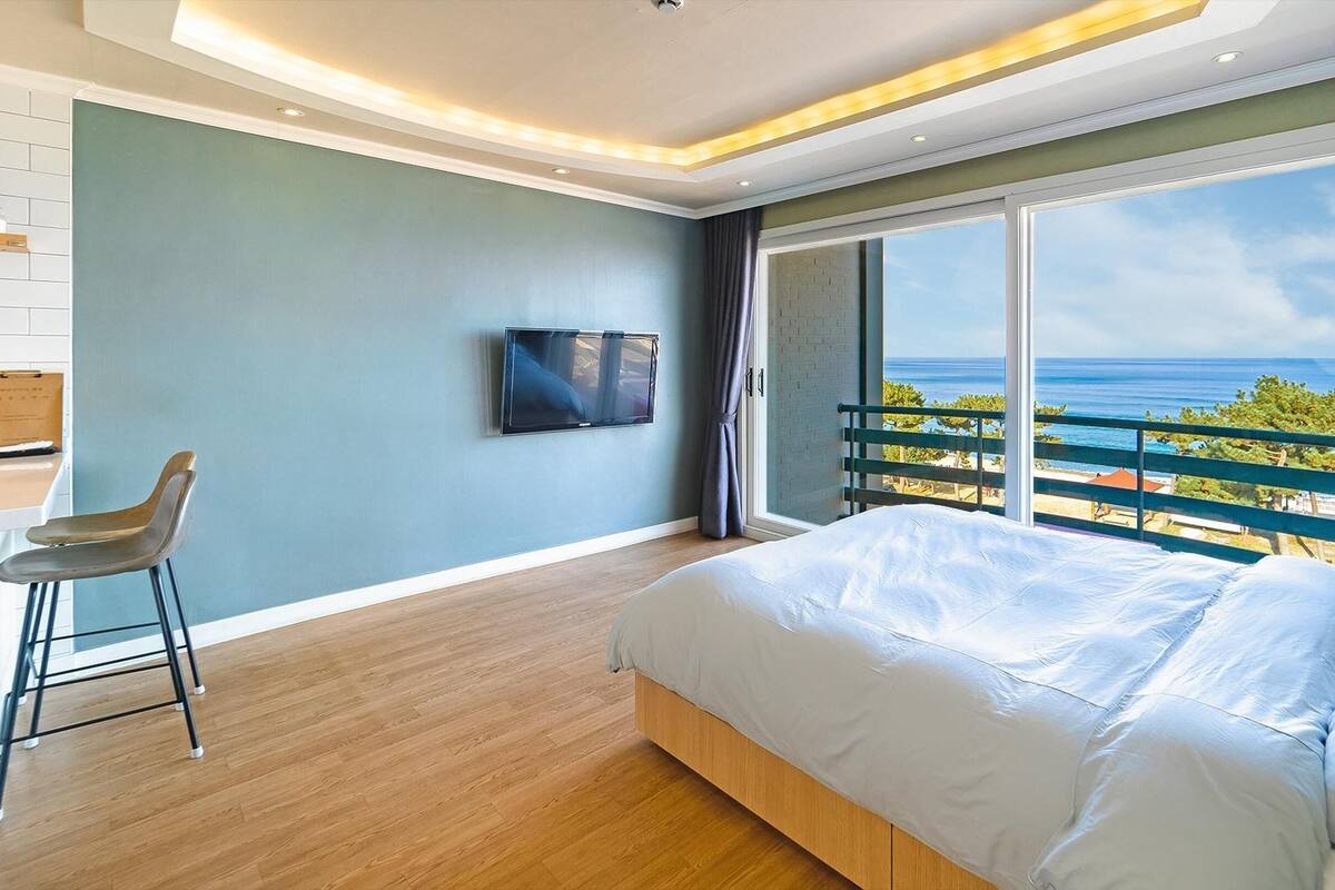 Basic Room, 1 Bedroom (Chamomile 403 (Ocean View)) | 1 bedroom, free WiFi