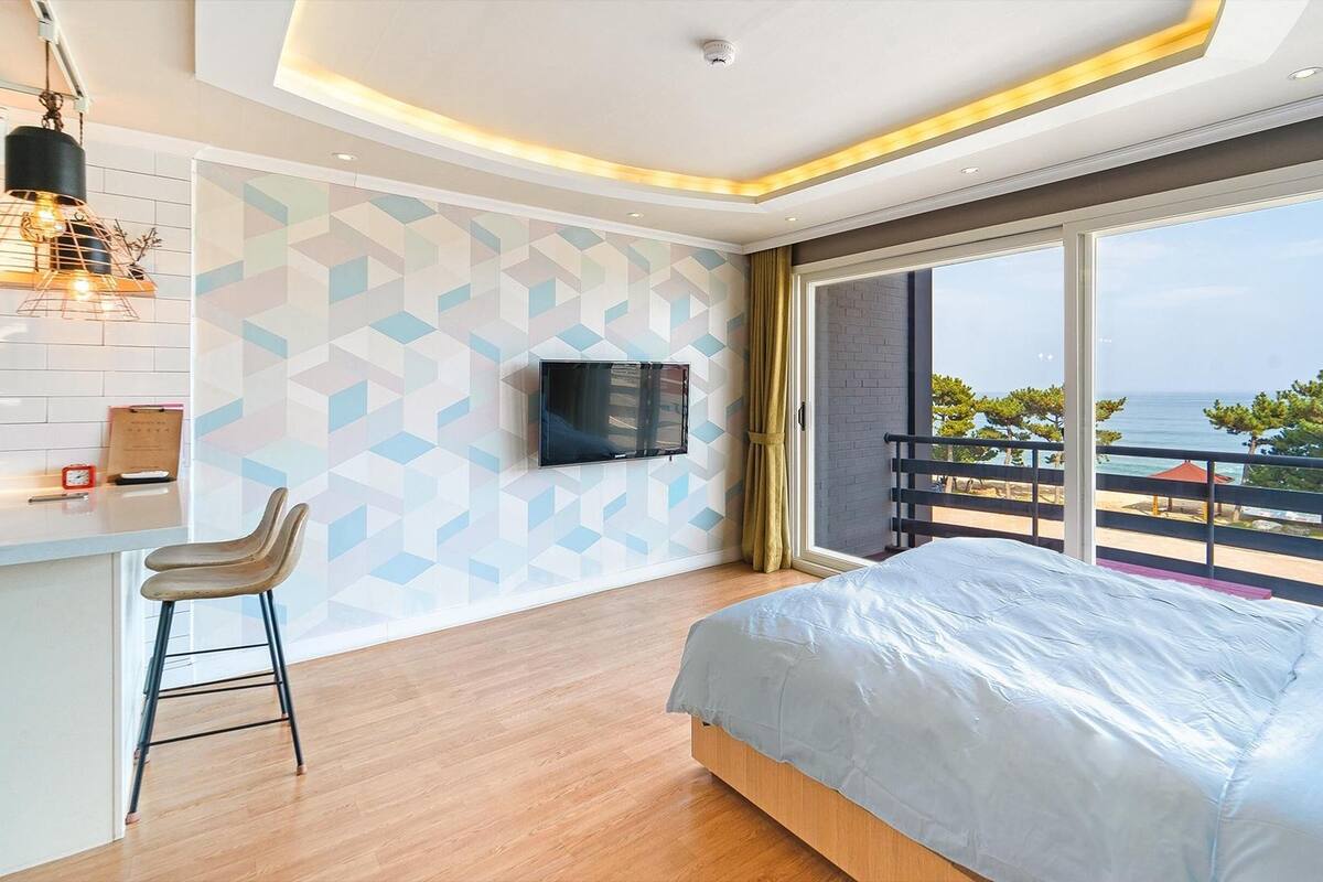 Basic Room, 1 Bedroom (Earl Gray 303 (Ocean View)) | 1 bedroom, free WiFi