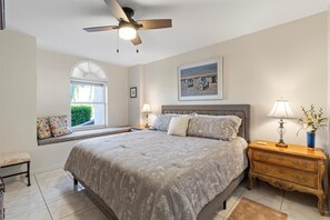 3 bedrooms, desk, iron/ironing board, free WiFi - Villa Cape Escape - 3/2 - heated pool - Gulf access - Cape Coral (Cape Coral)