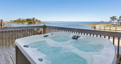 Soundfront Getaway w/ Hot Tub â Dog Friendly