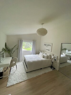 3 bedrooms, desk, iron/ironing board, WiFi