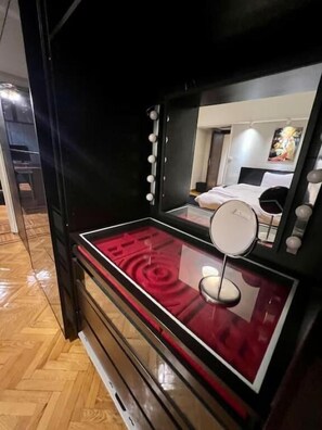 2 bedrooms, free WiFi, bed sheets - Rosa Black Baccara Suites (Cairo)