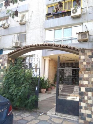 Front of property - Rosa Black Baccara Suites (Cairo)