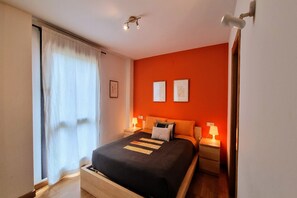 2 habitaciones, tabla de planchar con plancha y cuna de viaje 