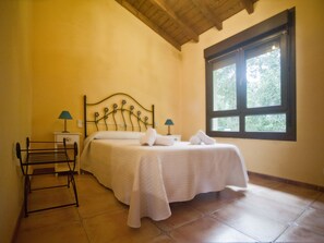 3 soverom, strykejern/-brett, reiseseng for barn og wi-fi (inkludert)