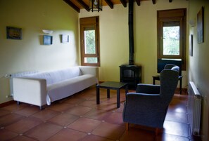 Televisie en een open haard