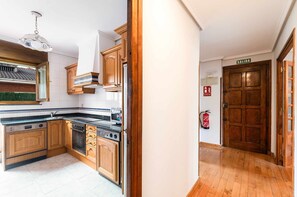 Réfrigérateur, micro-ondes, four, lave-vaisselle