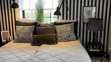 4 bedrooms, iron/ironing board