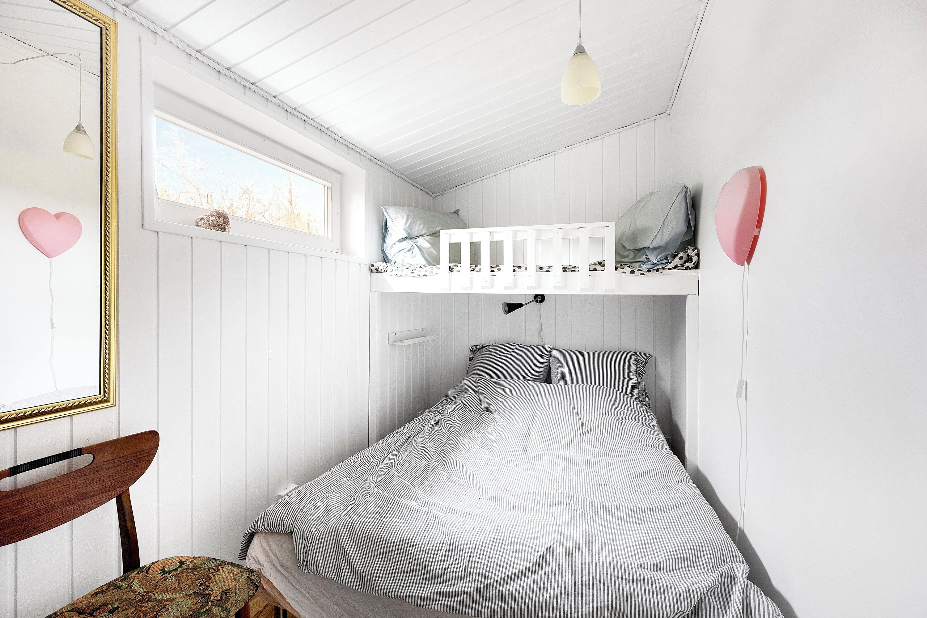 2 bedrooms, iron/ironing board
