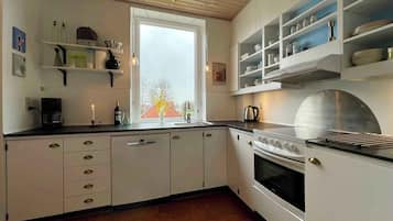 Køleskab, ovn, kogeplade, opvaskemaskine