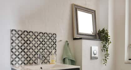 Charming holiday apartment in central Stege