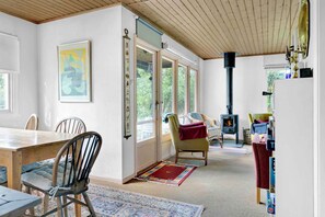 Interior - Cottage by Veddinge in charming 70s style (Fårevejle)