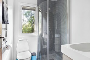 Shower, hair dryer - Cottage by Veddinge in charming 70s style (Fårevejle)
