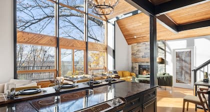 Modern Chalet 5bd 3bth with Hot Tub, Game Room, Private movie theater, 3 decks