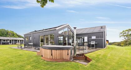 Lovely new-built cottage near sea