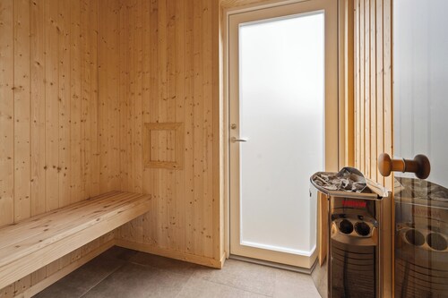 Lovely new-built cottage near sea